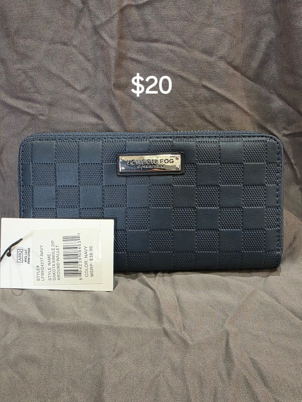 London Fog Dakota Single Zip Around Wallet
